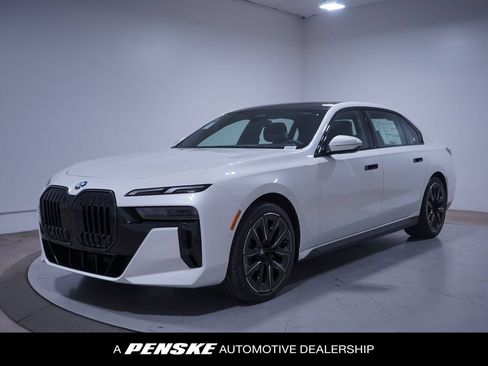 Used 2026 BMW 740i w/ Premium Package RWD image 1