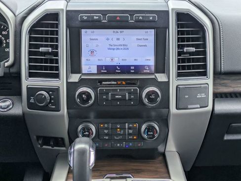 Used 2020 Ford F150 Lariat w/ Equipment Group 502A Luxury AWD/4WD image 17