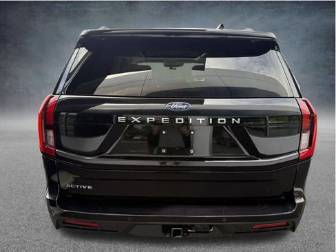 Used 2025 Ford Expedition Active AWD/4WD image 4