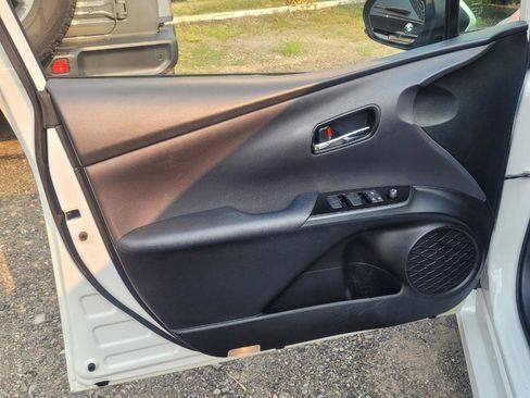 Used 2022 Toyota Prius Prime XLE FWD image 10