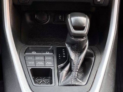 Certified 2021 Toyota RAV4 XLE image 21