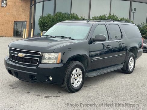 Used 2009 Chevrolet Suburban LT AWD/4WD image 3