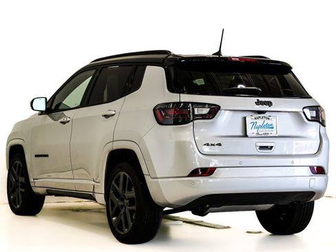 Used 2024 Jeep Compass Limited w/ High Altitude Package AWD/4WD image 9