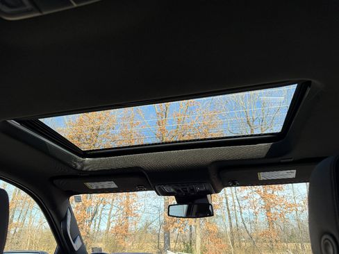 Used 2022 GMC Sierra 1500 AT4 w/ AT4 Premium Package image 5