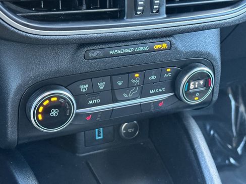 Used 2020 Ford Escape SE Sport image 23