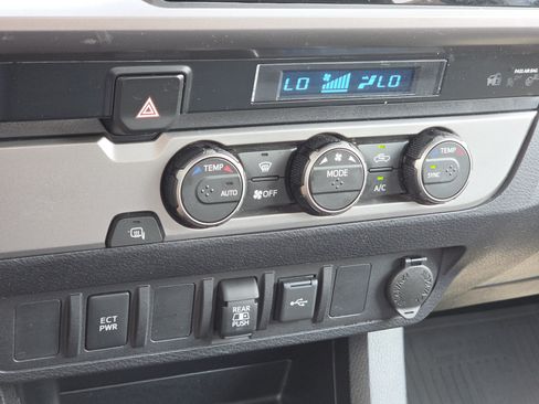 Certified 2021 Toyota Tacoma SR5 RWD image 21