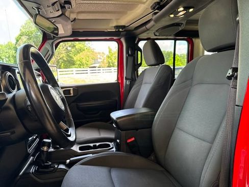Used 2019 Jeep Wrangler Unlimited Sport S AWD/4WD image 4
