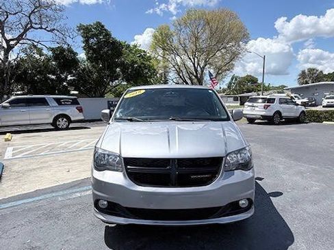 Used 2018 Dodge Grand Caravan SE FWD image 8
