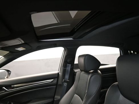 Used 2021 Honda Accord Sport image 11