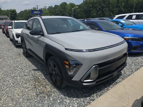 Used 2026 Hyundai Kona SEL Sport FWD image 2