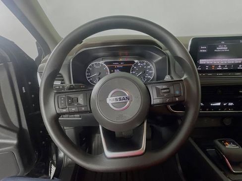 Used 2021 Nissan Rogue SV image 12