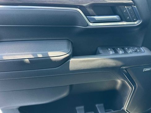 Certified 2022 Chevrolet Silverado 1500 LTZ w/ Technology Package image 11