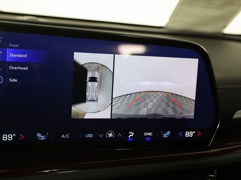 Used 2024 Chevrolet Traverse Z71 image 22