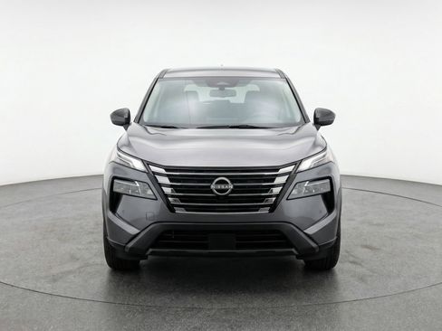 Used 2025 Nissan Rogue SV FWD image 2