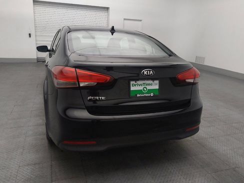 Used 2017 Kia Forte LX image 6