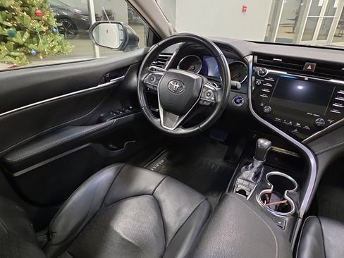 Used 2018 Toyota Camry XSE image 17