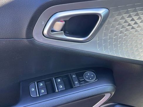 Used 2024 Kia Soul LX w/ Option Group 015 image 13