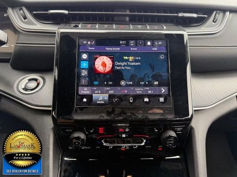 Used 2023 Jeep Grand Cherokee L Laredo image 20