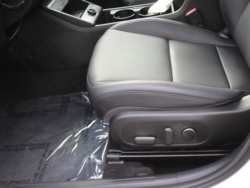 Used 2026 Hyundai Kona SEL Premium AWD/4WD image 19