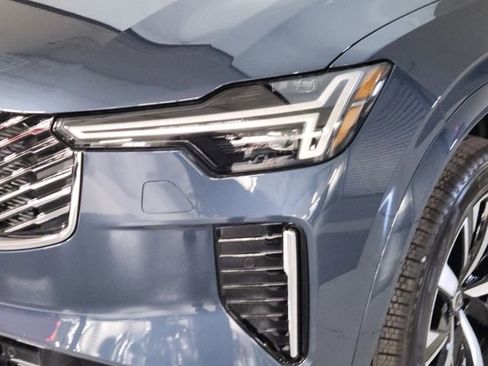 New 2026 Volvo XC90 B5 Core image 12