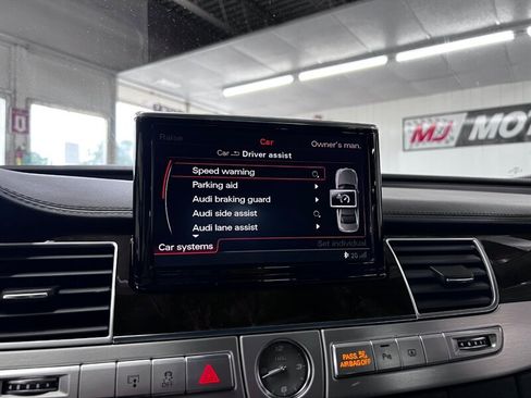 Used 2014 Audi S8 image 25