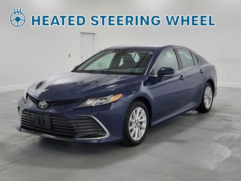 Used 2023 Toyota Camry LE image 4