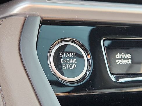 Certified 2025 Audi Q5 Premium w/ Convenience Package AWD/4WD image 23