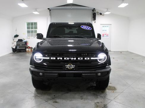 Used 2024 Ford Bronco Outer Banks AWD/4WD image 3