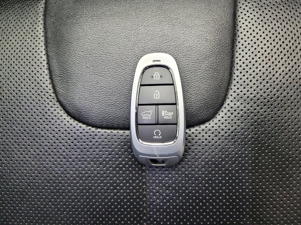 Used 2022 Hyundai Santa Fe SEL w/ Convenience + Premium Package AWD/4WD image 32