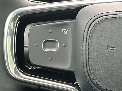 New 2025 Lincoln Nautilus Premier w/ Equipment Group 102A image 25