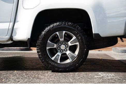 Used 2020 Chevrolet Colorado Z71 image 12