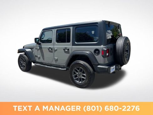 Used 2022 Jeep Wrangler Unlimited Sport AWD/4WD image 3