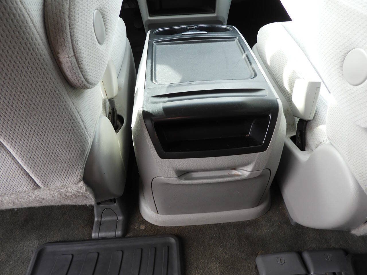 Used 2017 Toyota Sienna LE FWD image 27