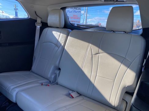 Used 2021 Buick Enclave Essence image 16