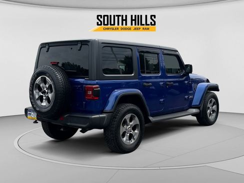 Used 2019 Jeep Wrangler Unlimited Sahara w/ Cold Weather Group AWD/4WD image 5