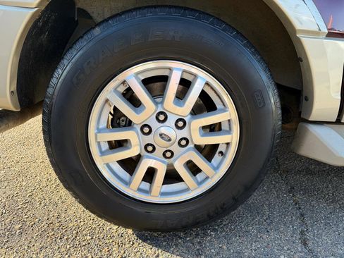 Used 2009 Ford Expedition EL EL Eddie Bauer 4WD image 32