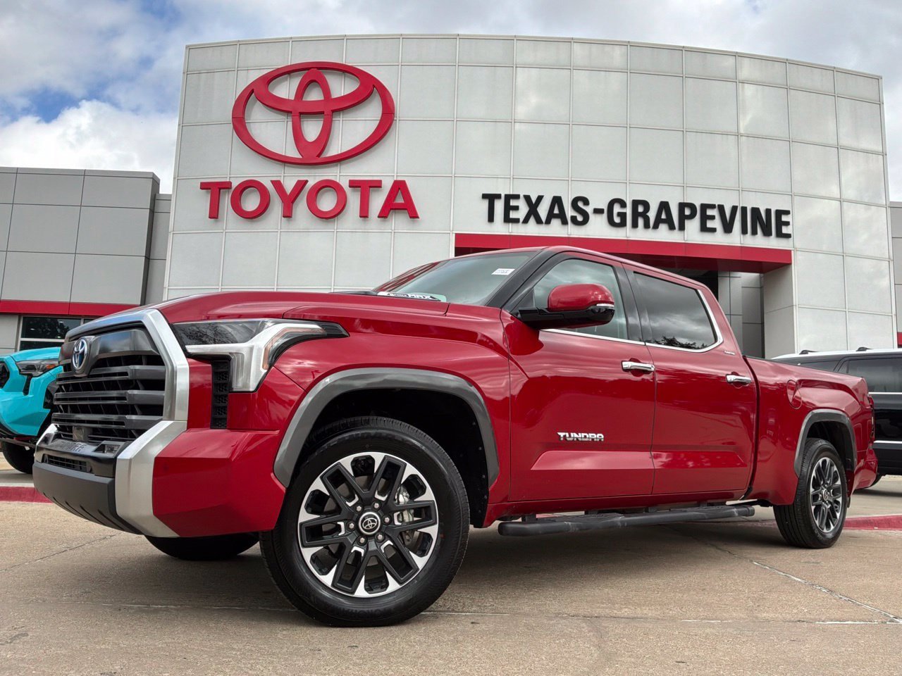 Used 2023 Toyota Tundra Limited w/ Power Package AWD/4WD image 2