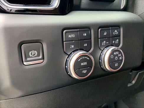 Used 2024 GMC Sierra 2500 Denali Ultimate AWD/4WD image 34