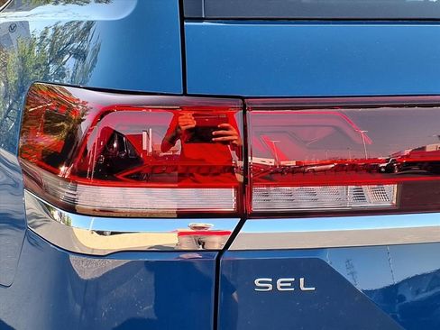 Used 2025 Volkswagen Atlas SEL image 26