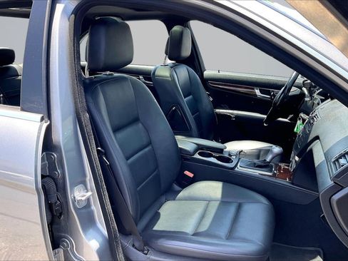 Used 2010 Mercedes-Benz C 300 Sedan image 7