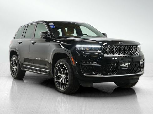 Used 2024 Jeep Grand Cherokee Summit image 7