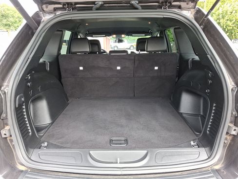 Used 2021 Jeep Grand Cherokee Laredo X image 30