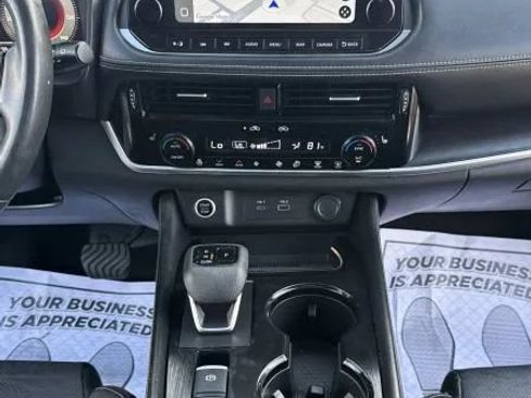 Used 2021 Nissan Rogue Platinum FWD image 30