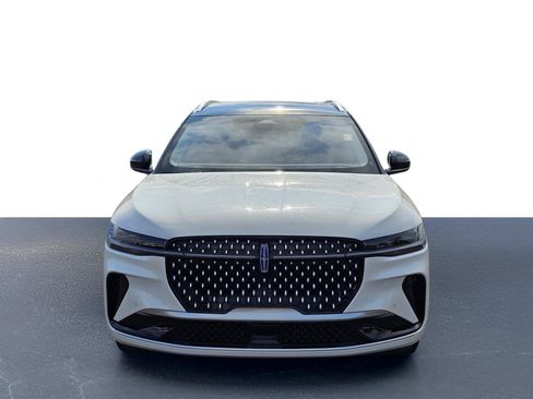 Used 2024 Lincoln Nautilus Reserve w/ Equipment Group 203A AWD/4WD image 2