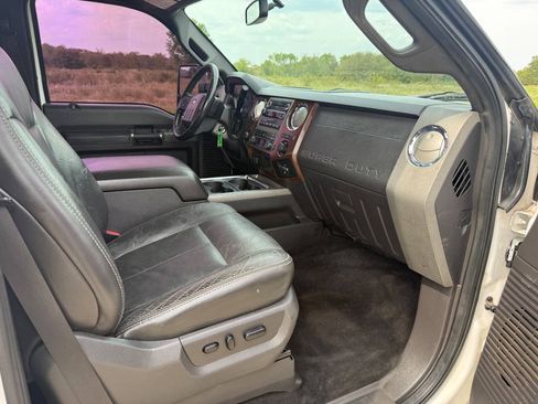 Used 2011 Ford F250 Lariat w/ Chrome Pkg AWD/4WD image 14
