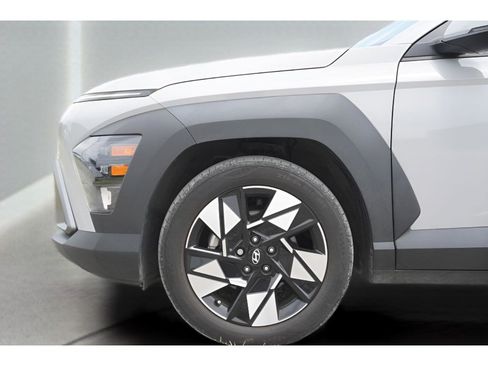 Used 2024 Hyundai Kona SEL FWD image 35