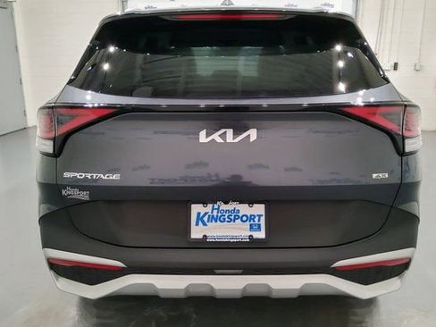 Used 2024 Kia Sportage EX image 5