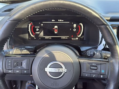 Certified 2022 Nissan Pathfinder Platinum w/ Cargo Package image 9