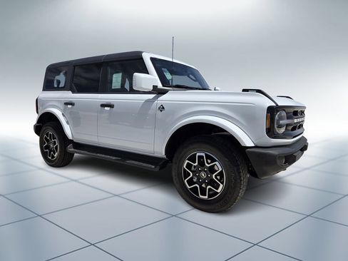 New 2026 Ford Bronco Outer Banks AWD/4WD image 2
