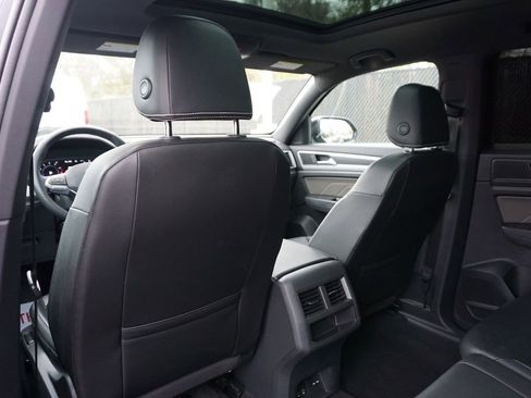 Used 2023 Volkswagen Atlas Cross Sport SEL R-Line image 15